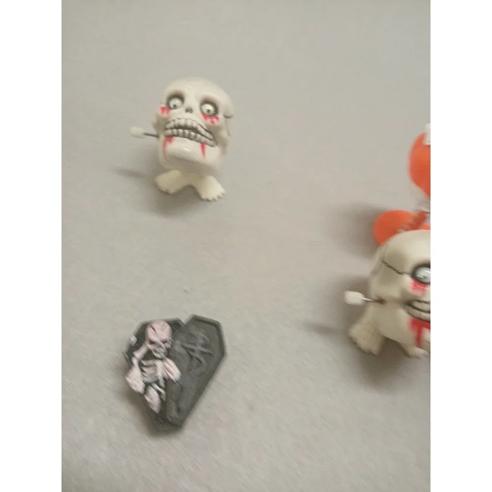 Vintage Russ Halloween Lot Jewelry Wind Up Skull Moving Jaw Googly Eye Bleeding